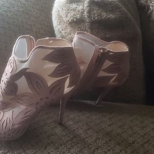 Jessica Simpson heels Taupe color